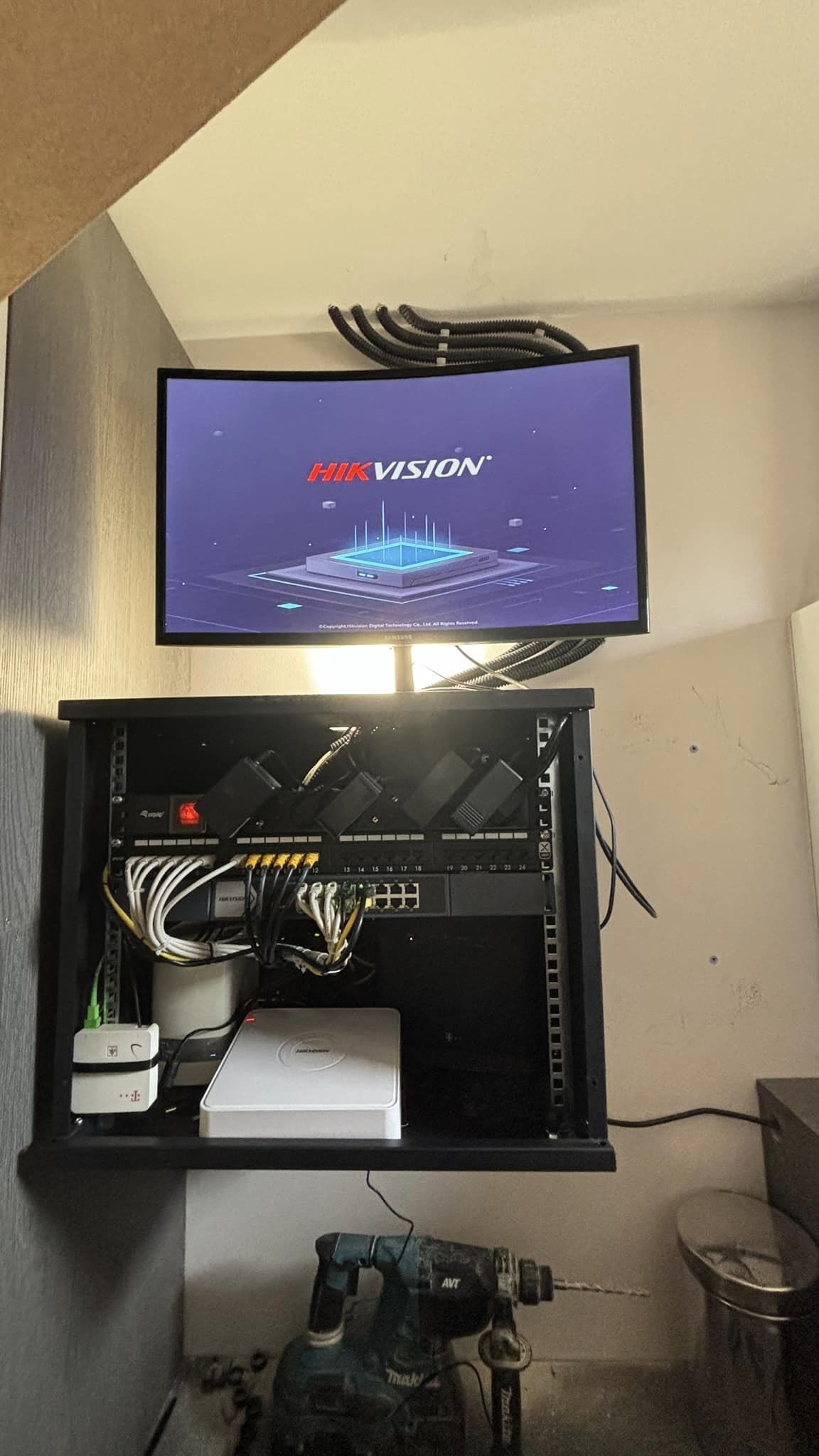 JCB kotró munka közben