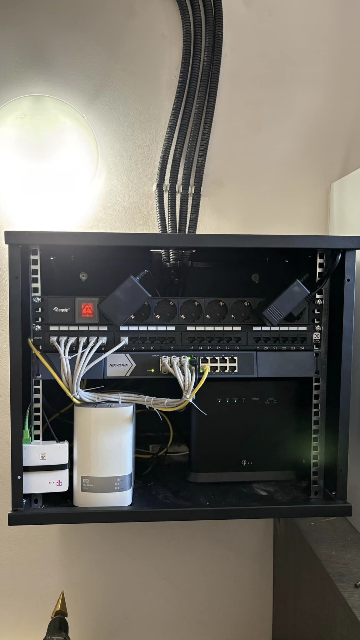 JCB kotró munka közben